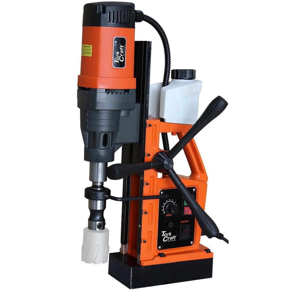 Tork Craft Mag Base Core 60 Mm & Twist Drill 23 Mm 440 Rpm 16000 N 220 Mm Stroke 220 V